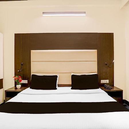 Super Townhouse Sushant Lok Phase 1 Formerly Hotel Neven Gurgaon Zewnętrze zdjęcie