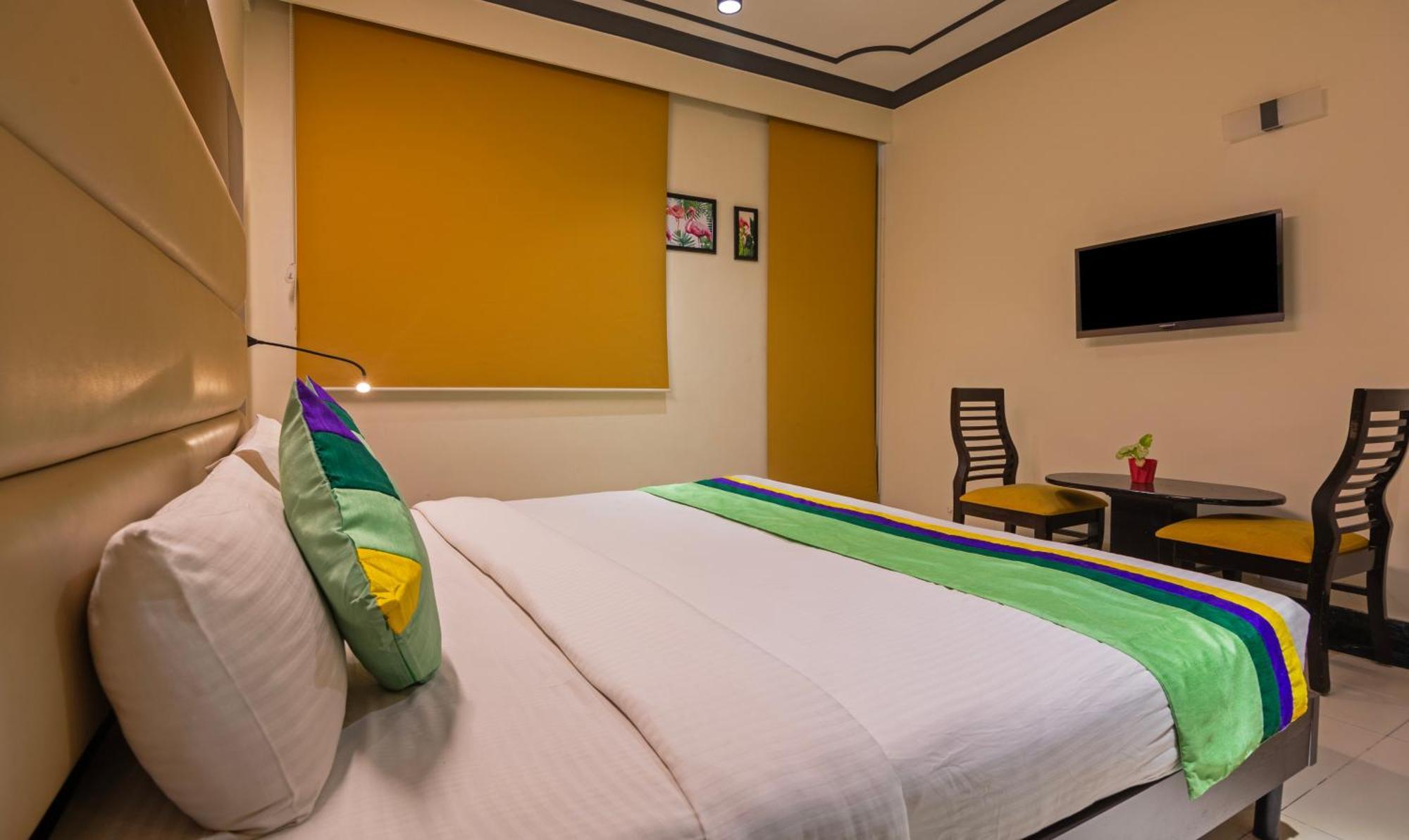 Super Townhouse Sushant Lok Phase 1 Formerly Hotel Neven Gurgaon Zewnętrze zdjęcie