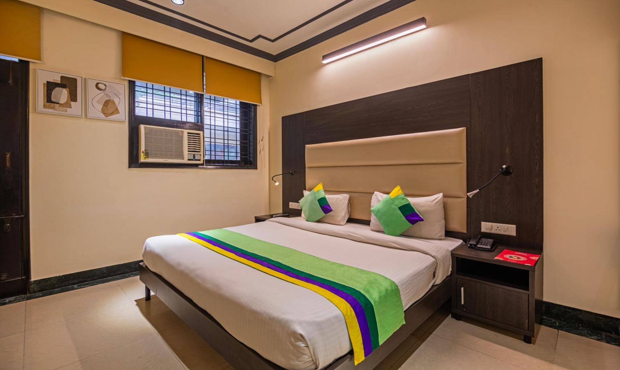 Super Townhouse Sushant Lok Phase 1 Formerly Hotel Neven Gurgaon Zewnętrze zdjęcie