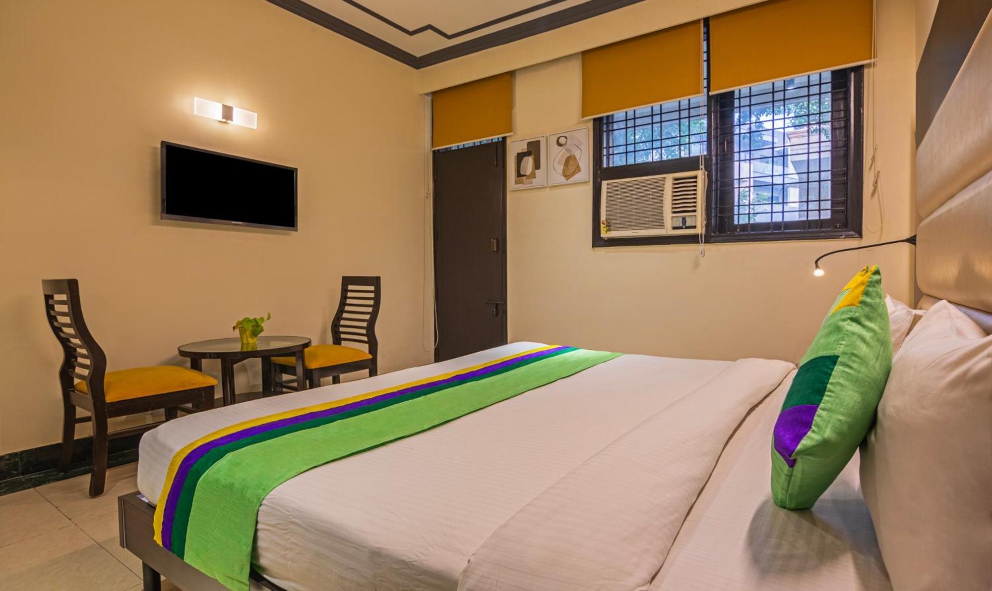 Super Townhouse Sushant Lok Phase 1 Formerly Hotel Neven Gurgaon Zewnętrze zdjęcie