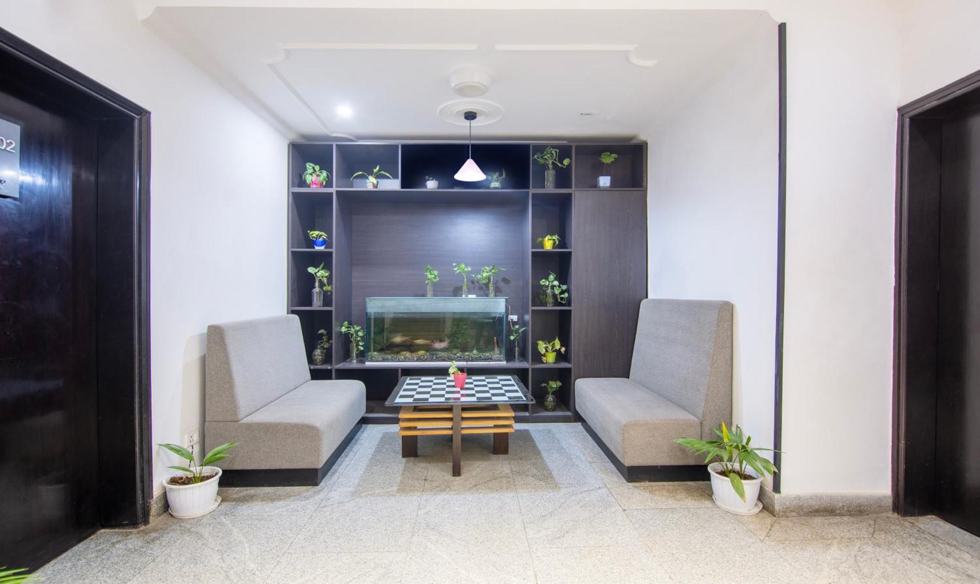 Super Townhouse Sushant Lok Phase 1 Formerly Hotel Neven Gurgaon Zewnętrze zdjęcie
