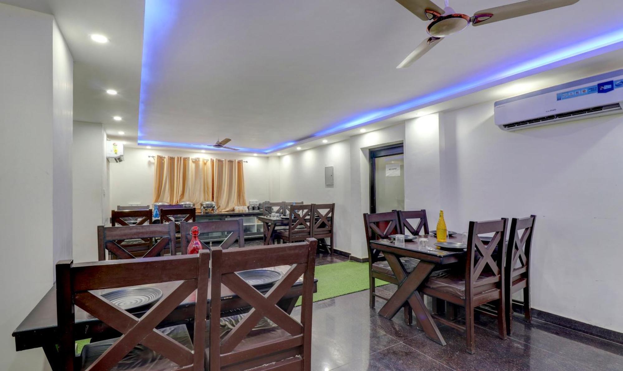 Super Townhouse Sushant Lok Phase 1 Formerly Hotel Neven Gurgaon Zewnętrze zdjęcie