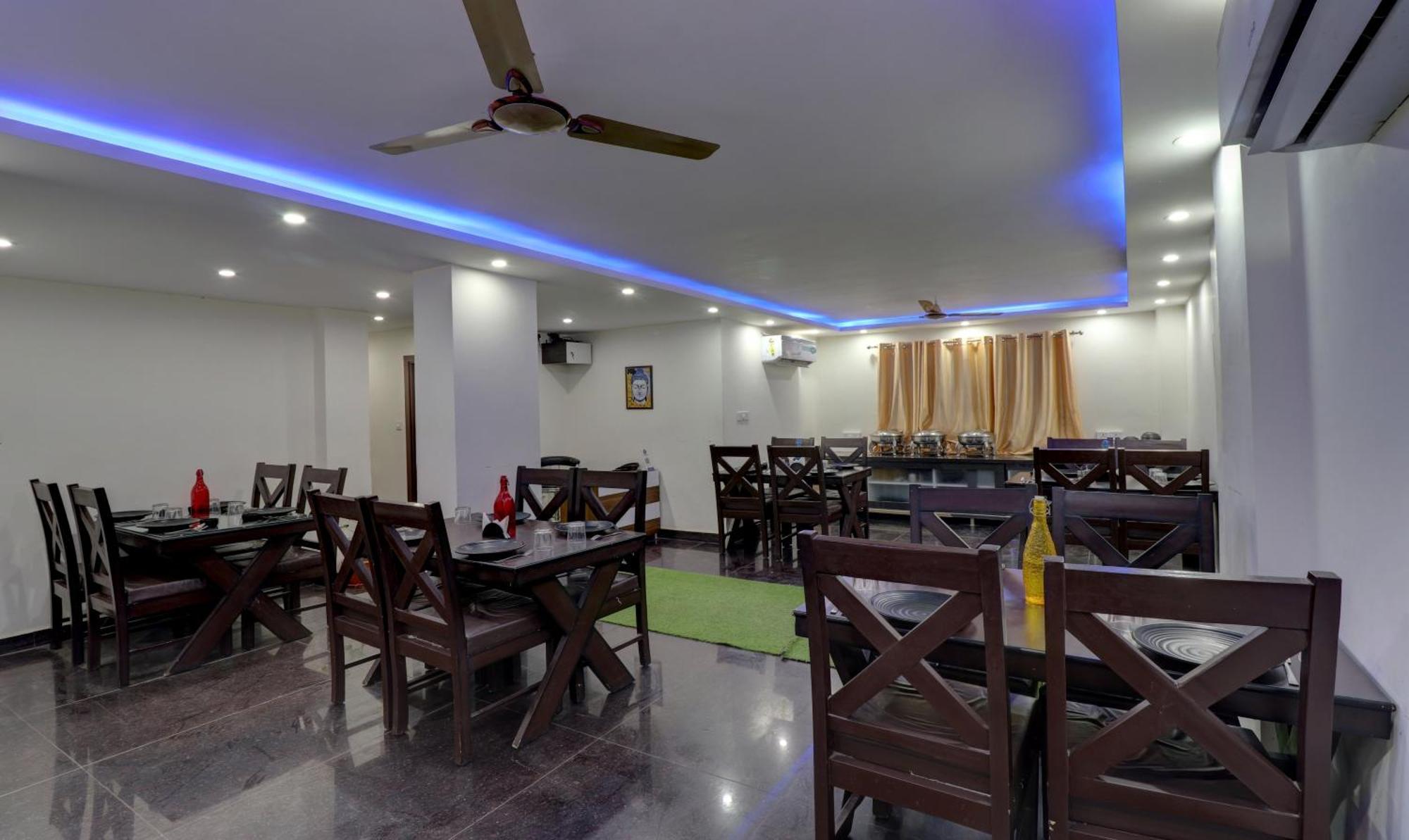 Super Townhouse Sushant Lok Phase 1 Formerly Hotel Neven Gurgaon Zewnętrze zdjęcie