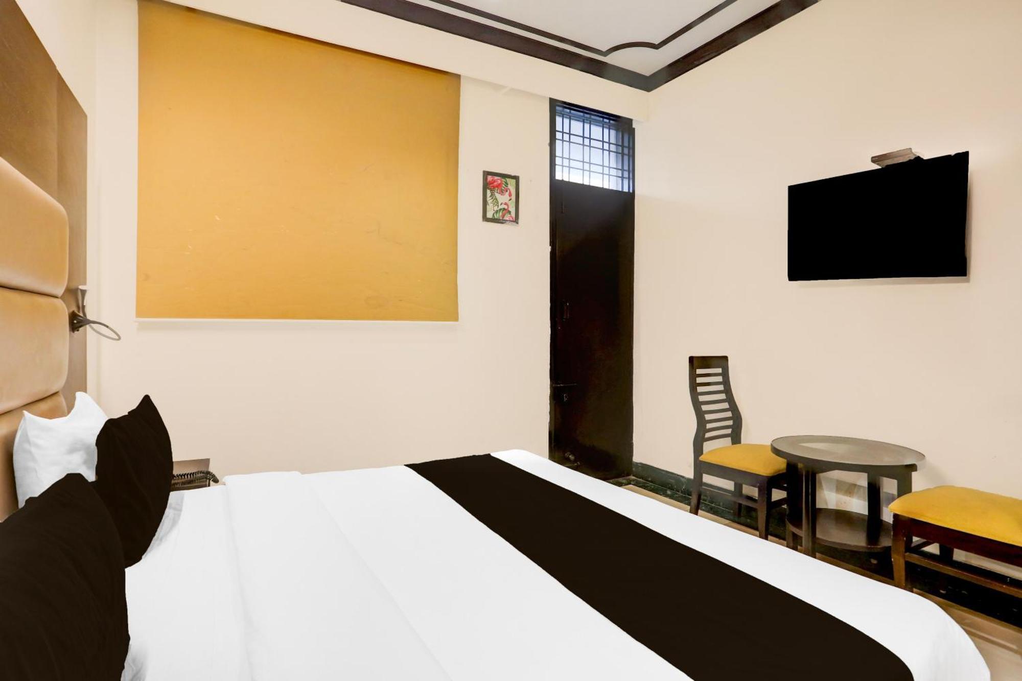 Super Townhouse Sushant Lok Phase 1 Formerly Hotel Neven Gurgaon Zewnętrze zdjęcie