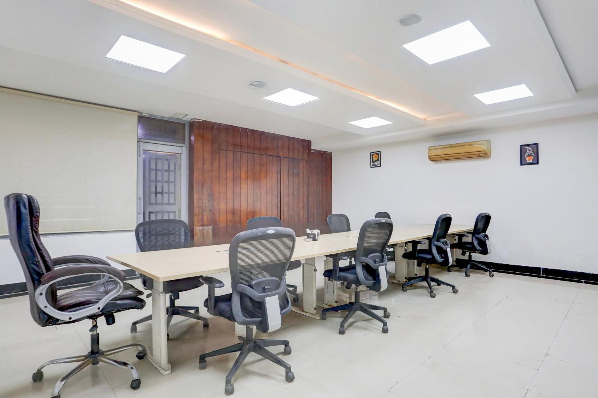 Super Townhouse Sushant Lok Phase 1 Formerly Hotel Neven Gurgaon Zewnętrze zdjęcie