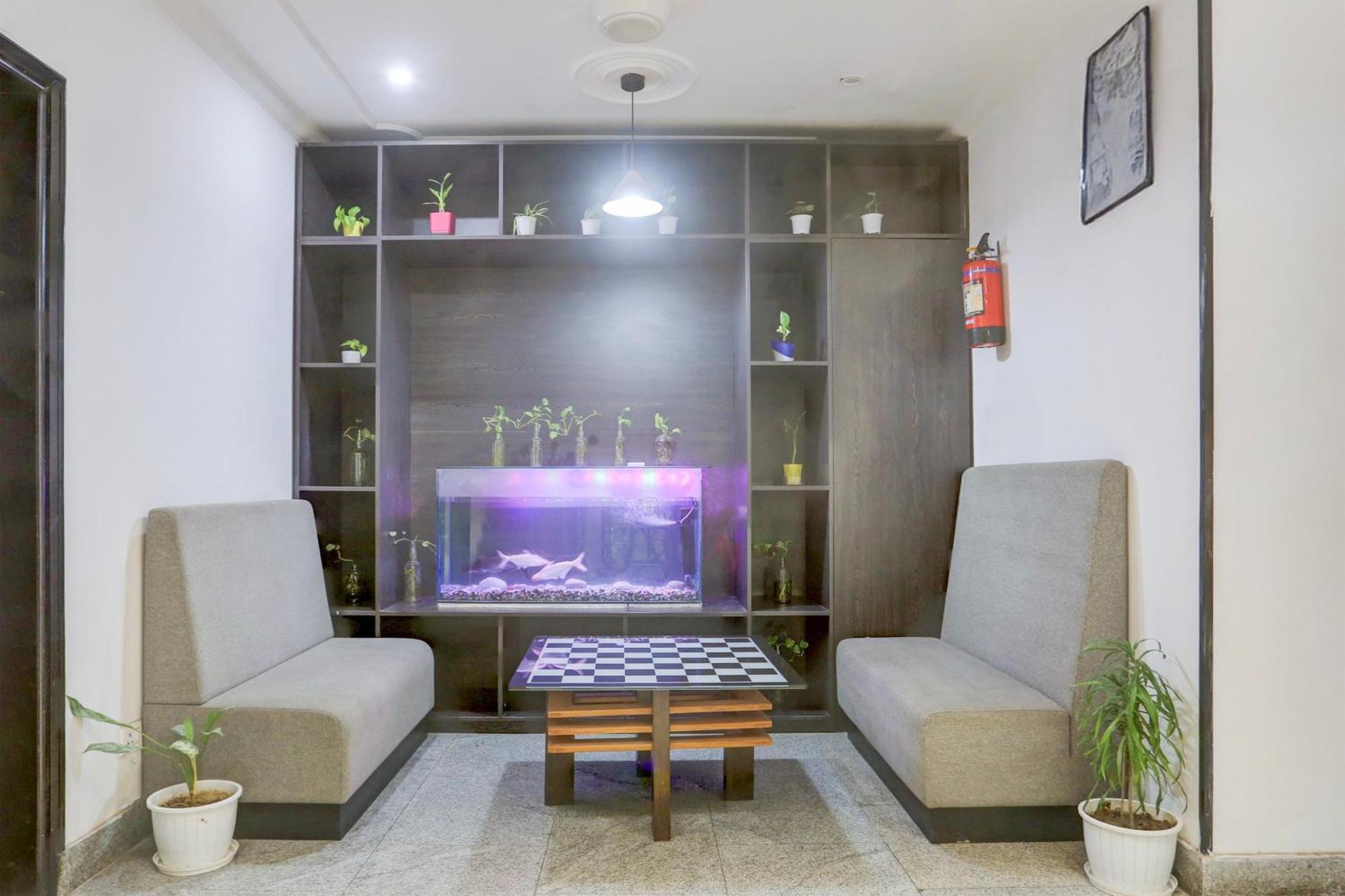 Super Townhouse Sushant Lok Phase 1 Formerly Hotel Neven Gurgaon Zewnętrze zdjęcie