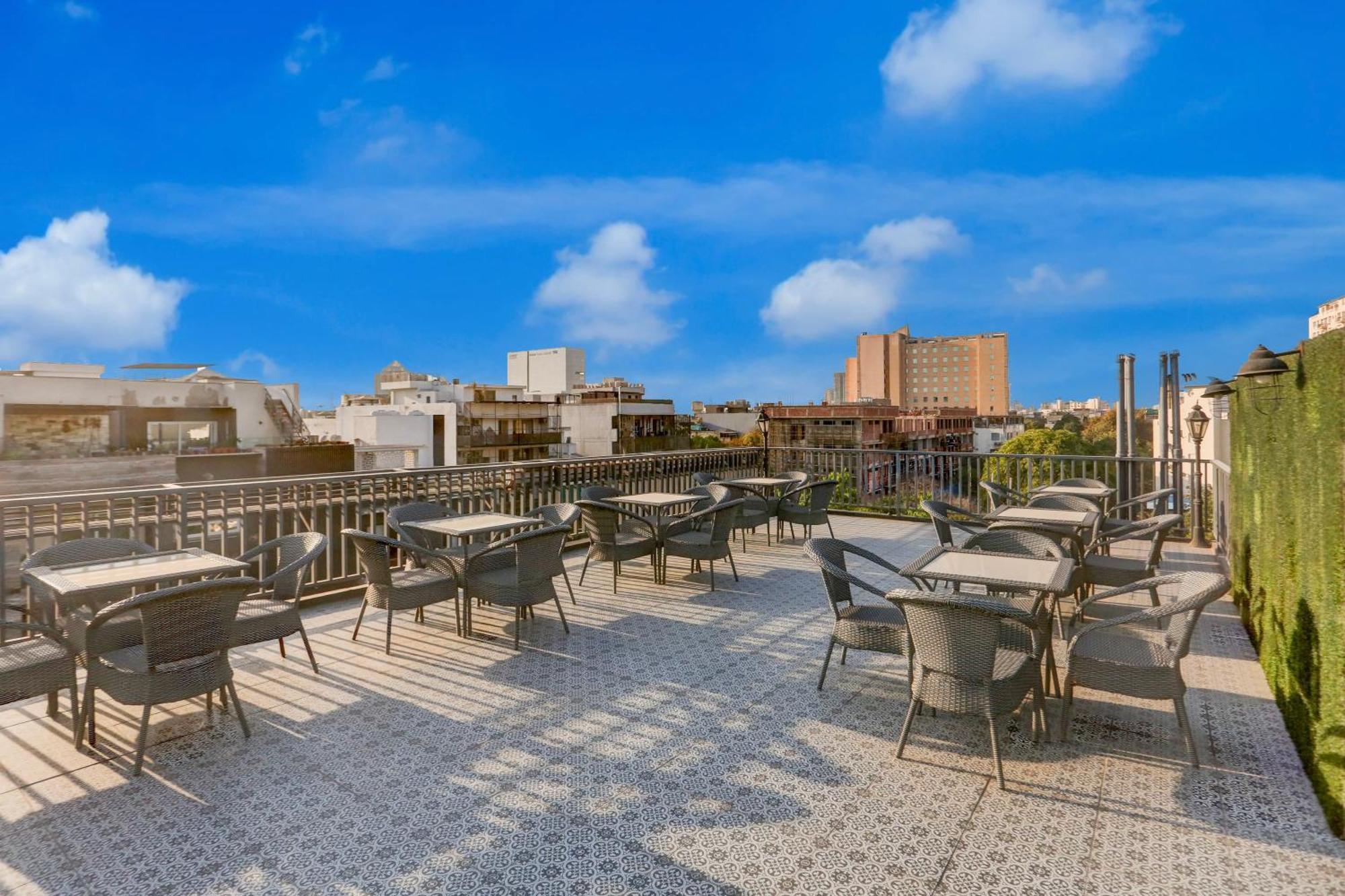 Super Townhouse Sushant Lok Phase 1 Formerly Hotel Neven Gurgaon Zewnętrze zdjęcie