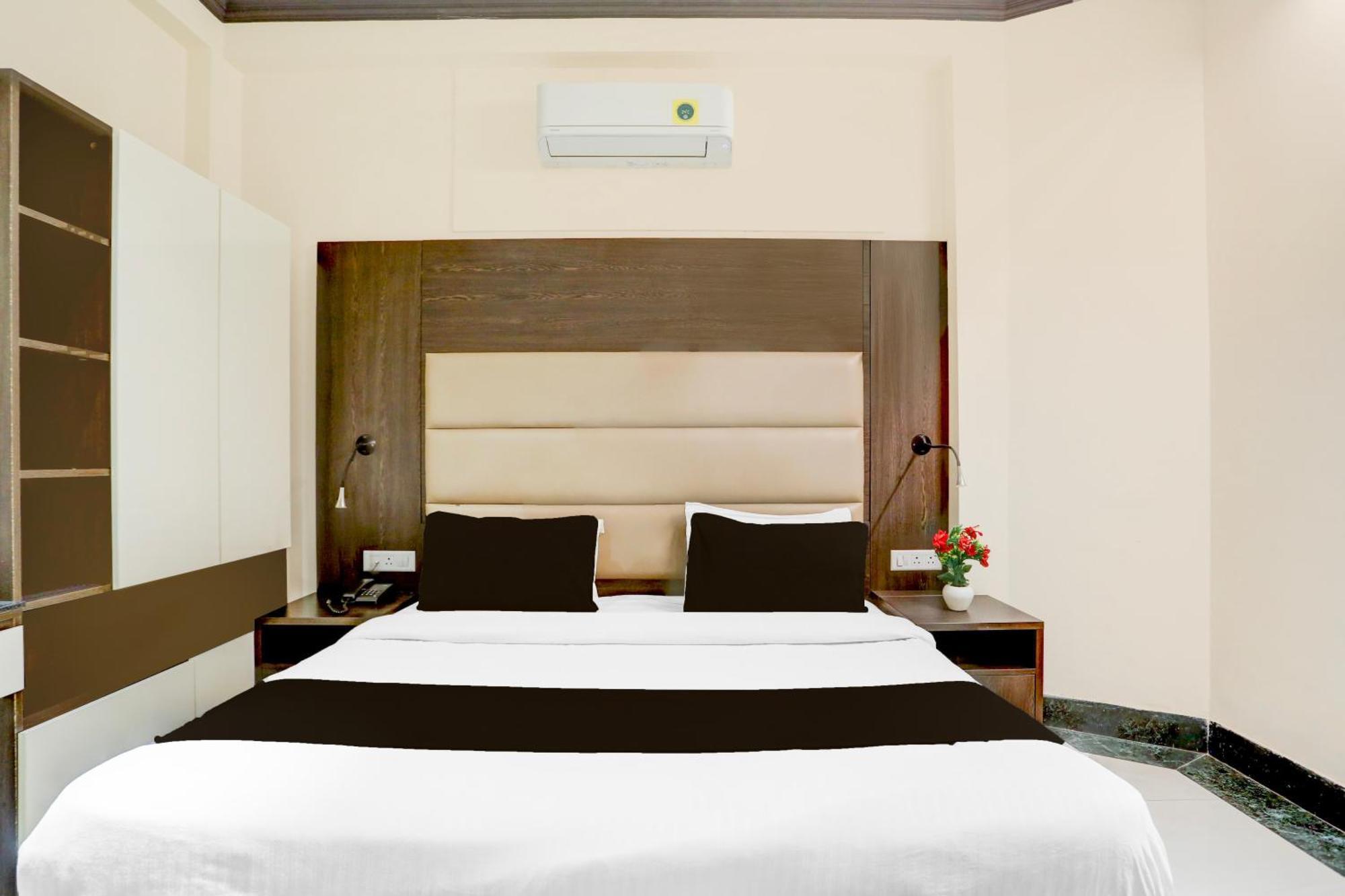 Super Townhouse Sushant Lok Phase 1 Formerly Hotel Neven Gurgaon Zewnętrze zdjęcie