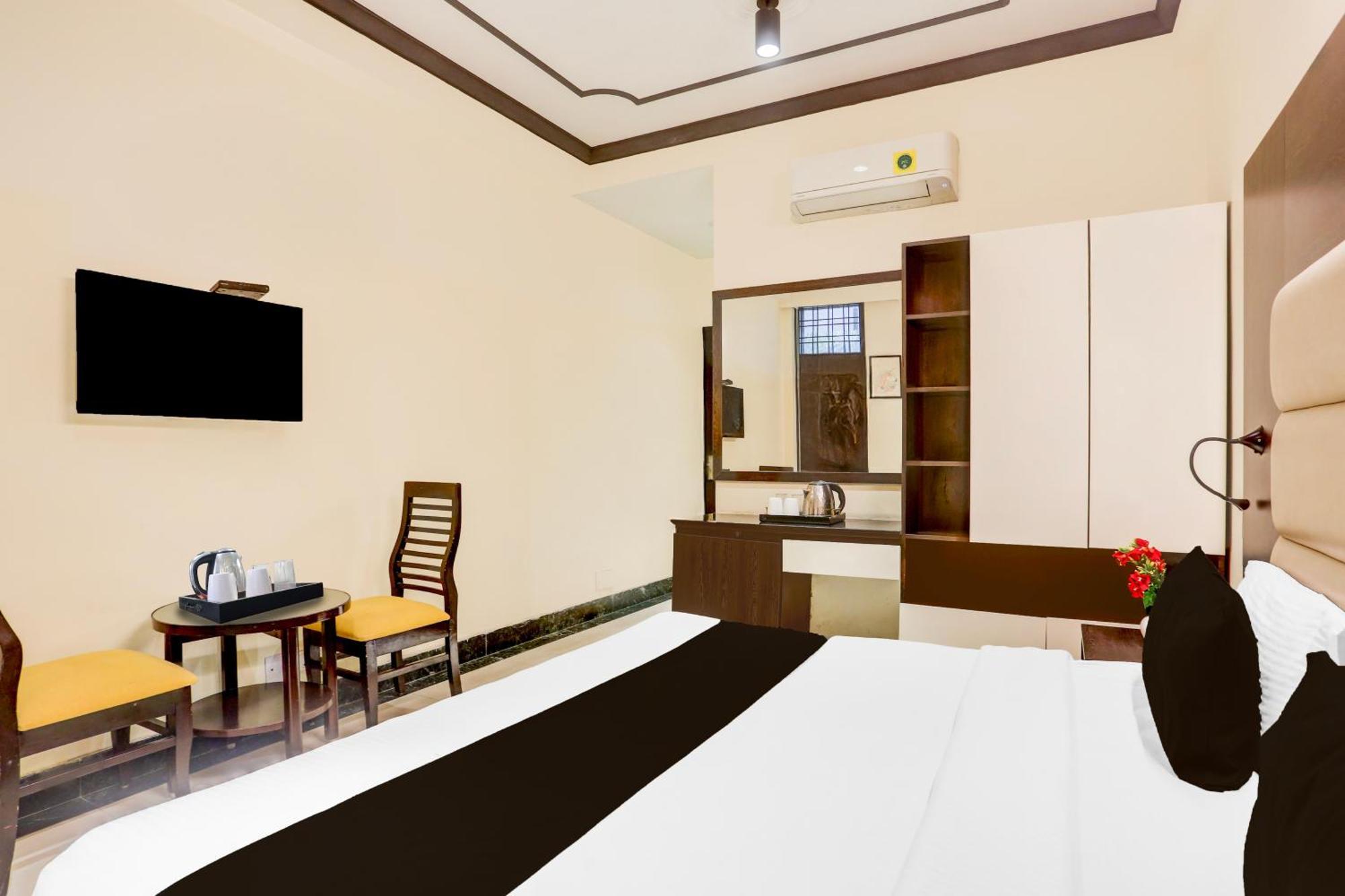 Super Townhouse Sushant Lok Phase 1 Formerly Hotel Neven Gurgaon Zewnętrze zdjęcie