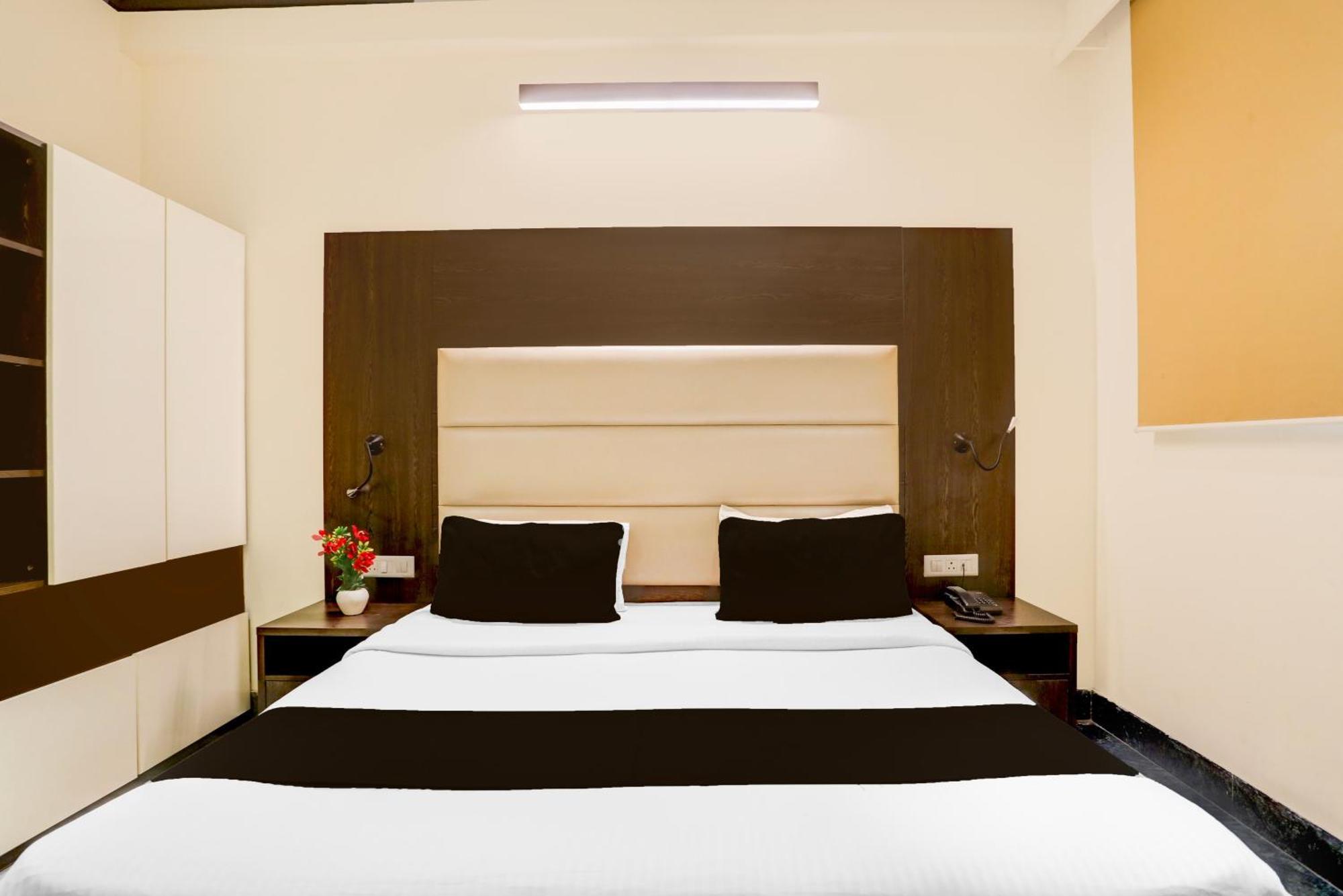Super Townhouse Sushant Lok Phase 1 Formerly Hotel Neven Gurgaon Zewnętrze zdjęcie
