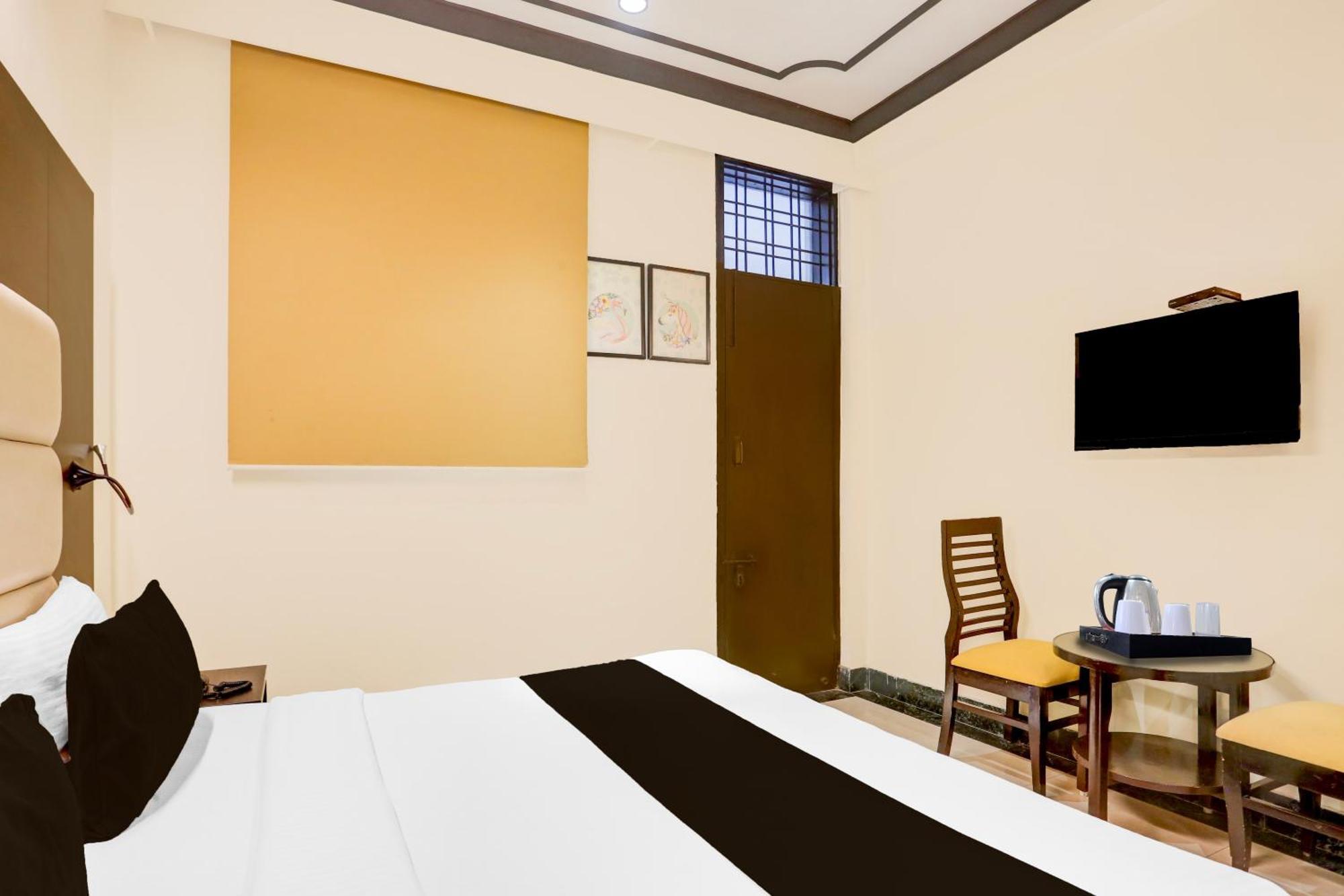 Super Townhouse Sushant Lok Phase 1 Formerly Hotel Neven Gurgaon Zewnętrze zdjęcie