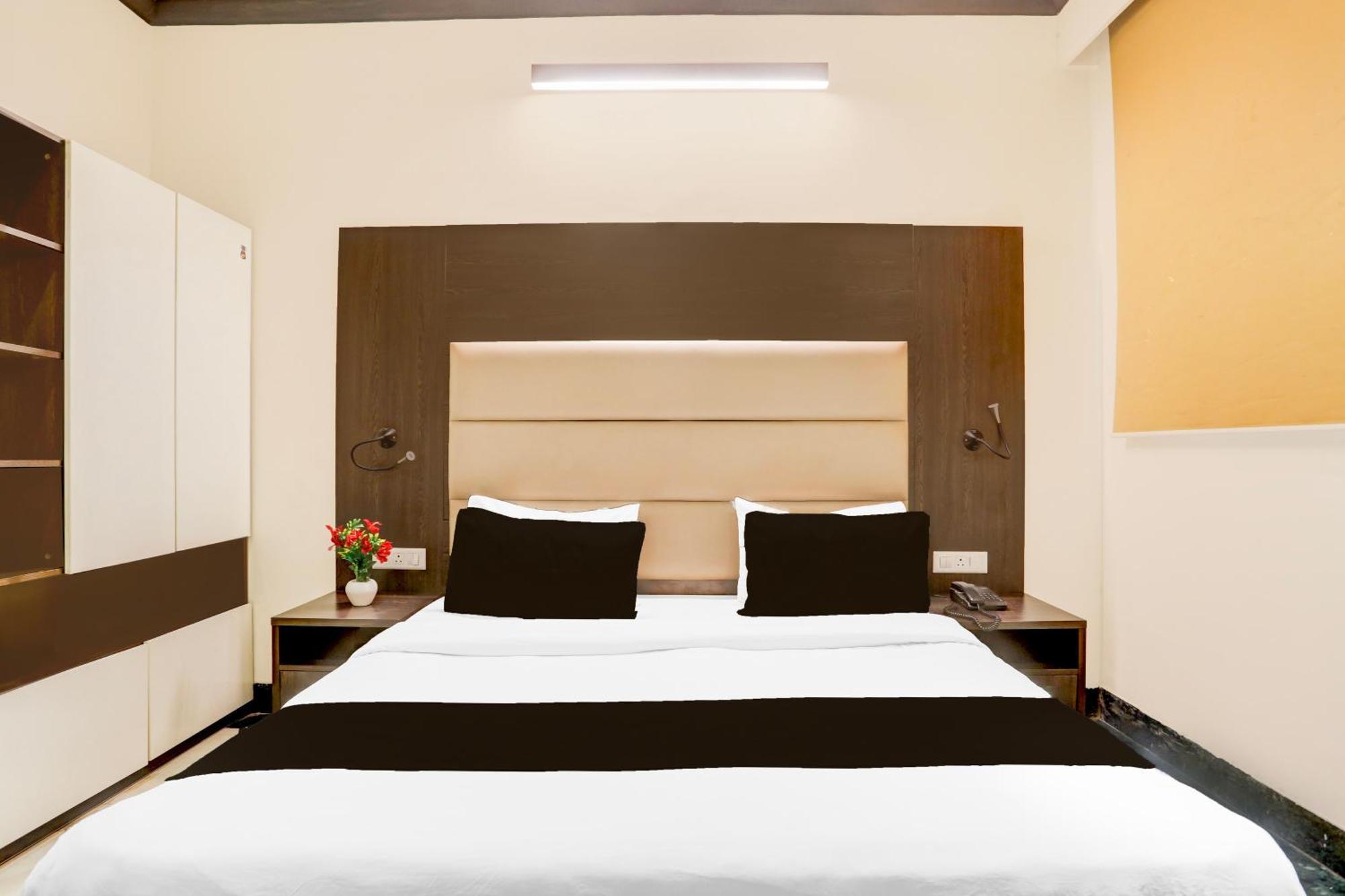 Super Townhouse Sushant Lok Phase 1 Formerly Hotel Neven Gurgaon Zewnętrze zdjęcie